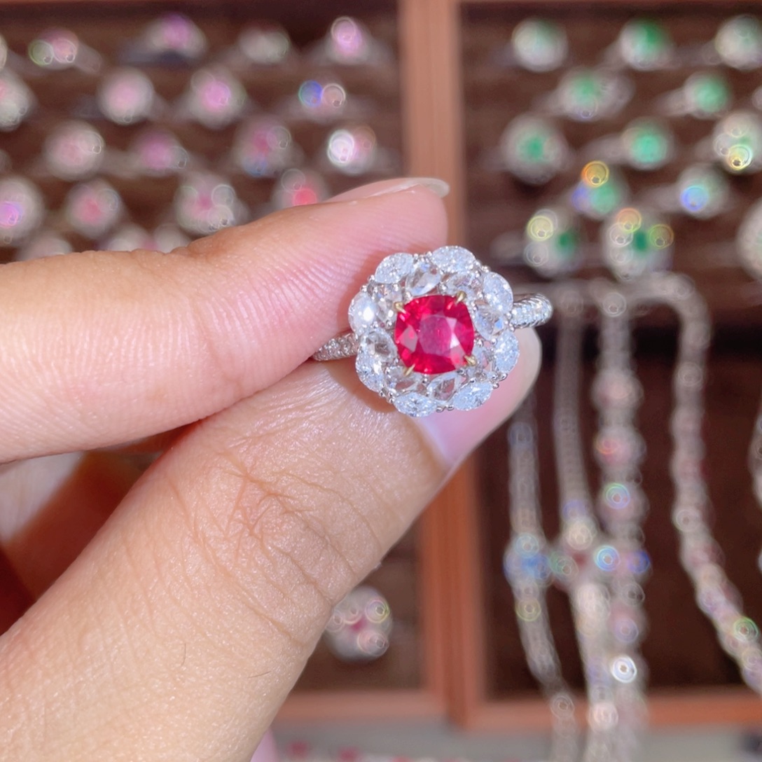 红宝石戒指18K金镶嵌1.08ct 无烧鸽血