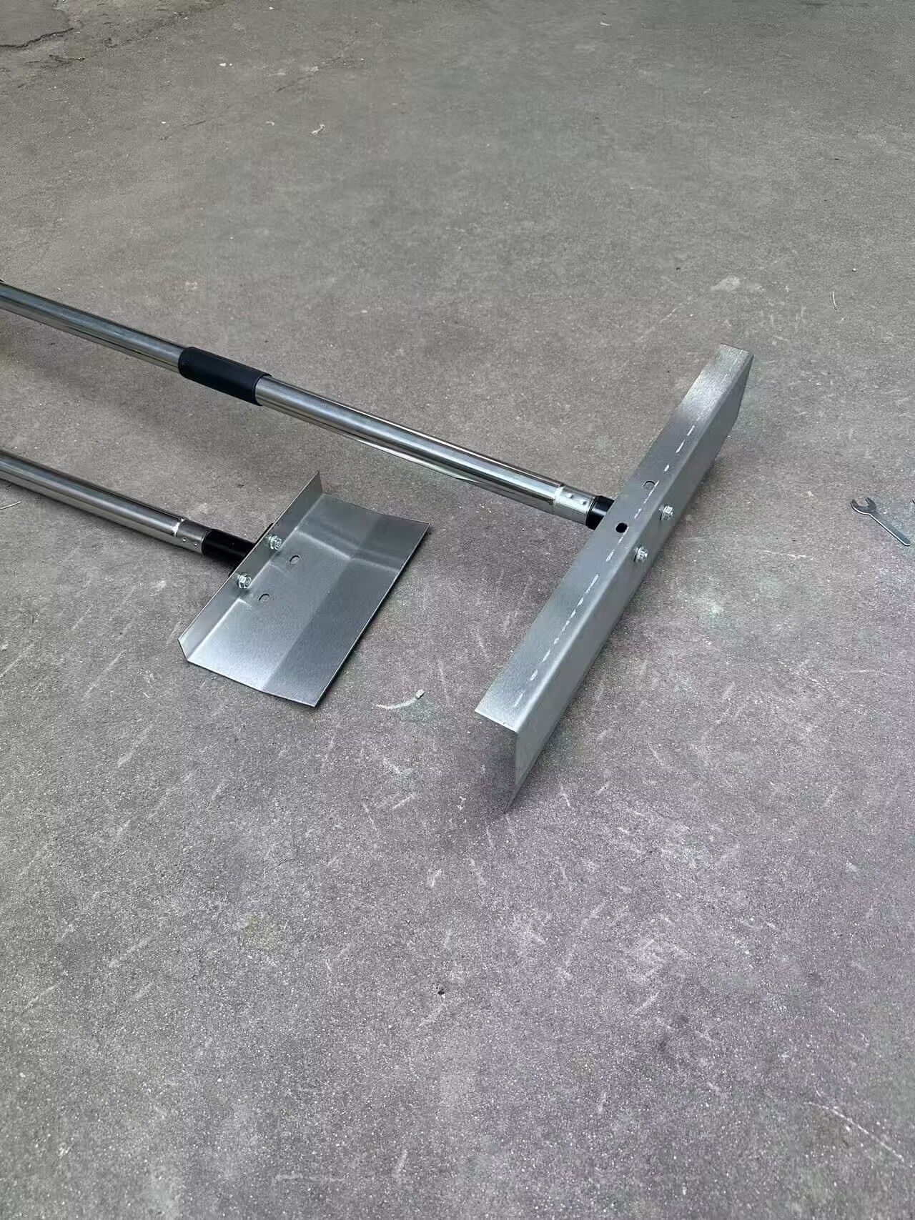 鸽舍双用锰钢粪铲平铲用于鸡屎猪粪清理墙面除污养殖清洁好帮手