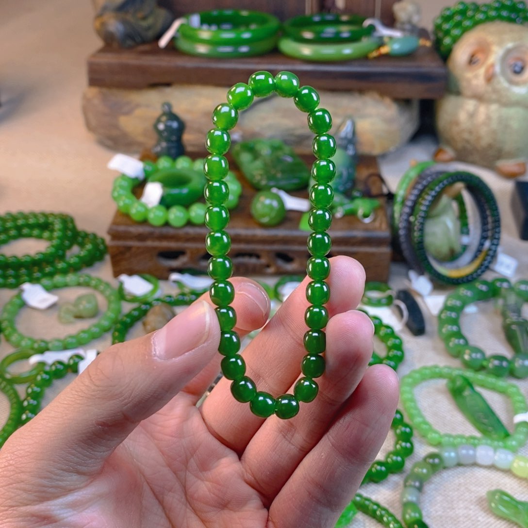 和田玉颈饰未镶嵌多*妈