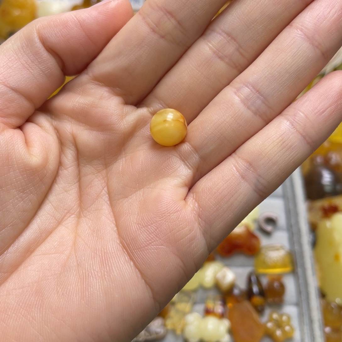 .****琥珀未镶嵌裸石天然琥珀