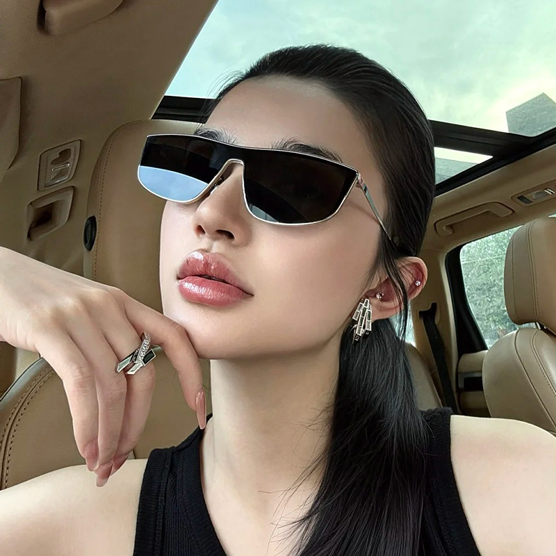 2025新款韩版连体平面科技未来墨镜女潮气质高级感时尚太阳眼镜男