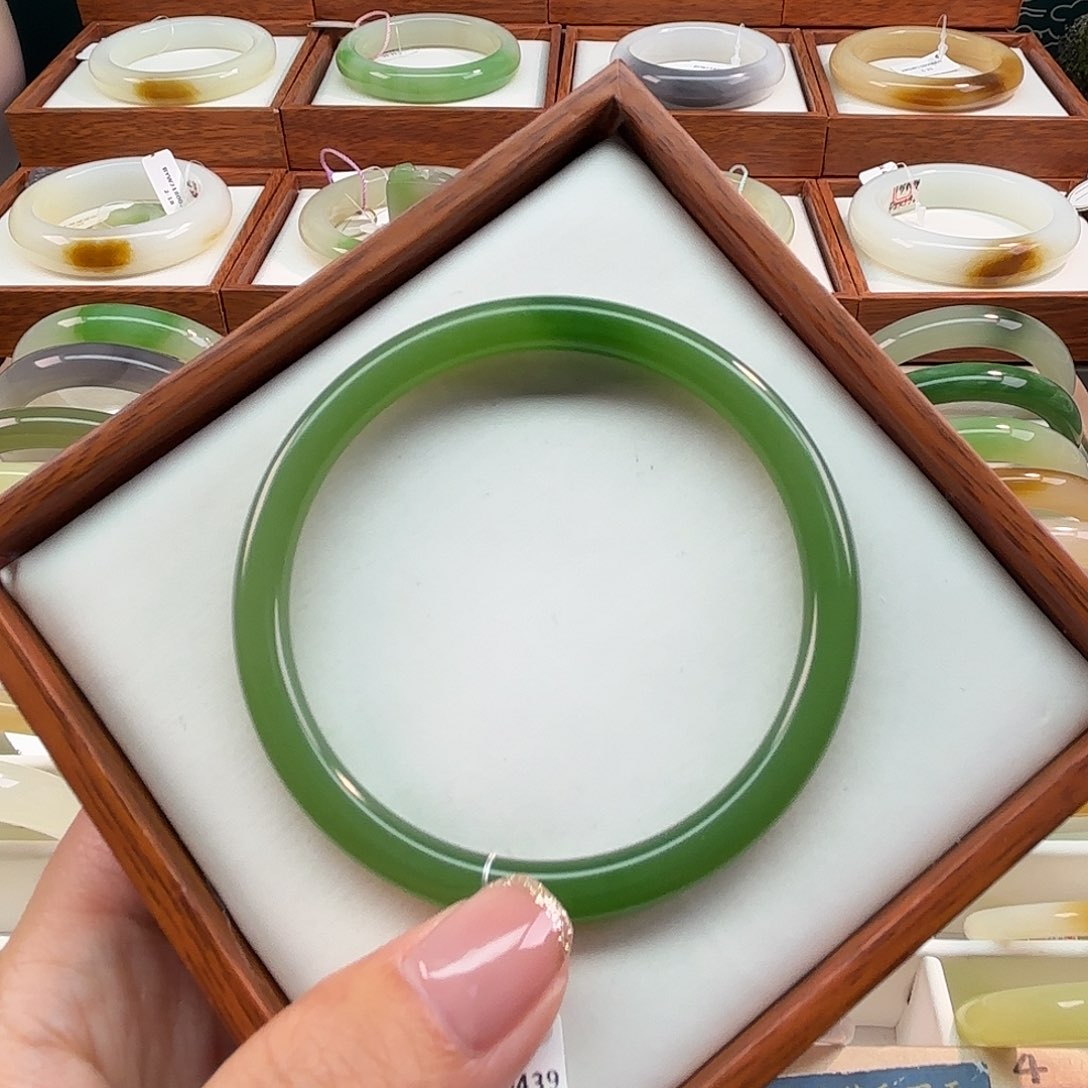 和田玉手镯未镶嵌57