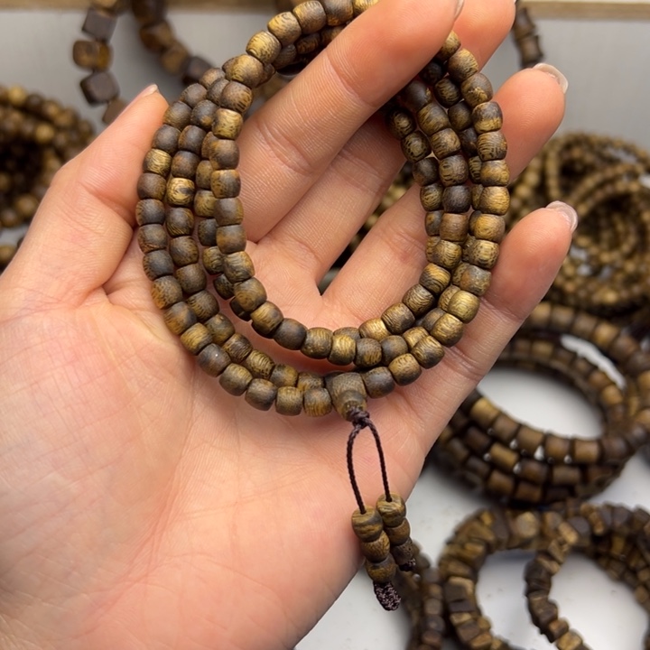 珞***琦沉香沉香碎屑种植奇楠卡05，12.5克