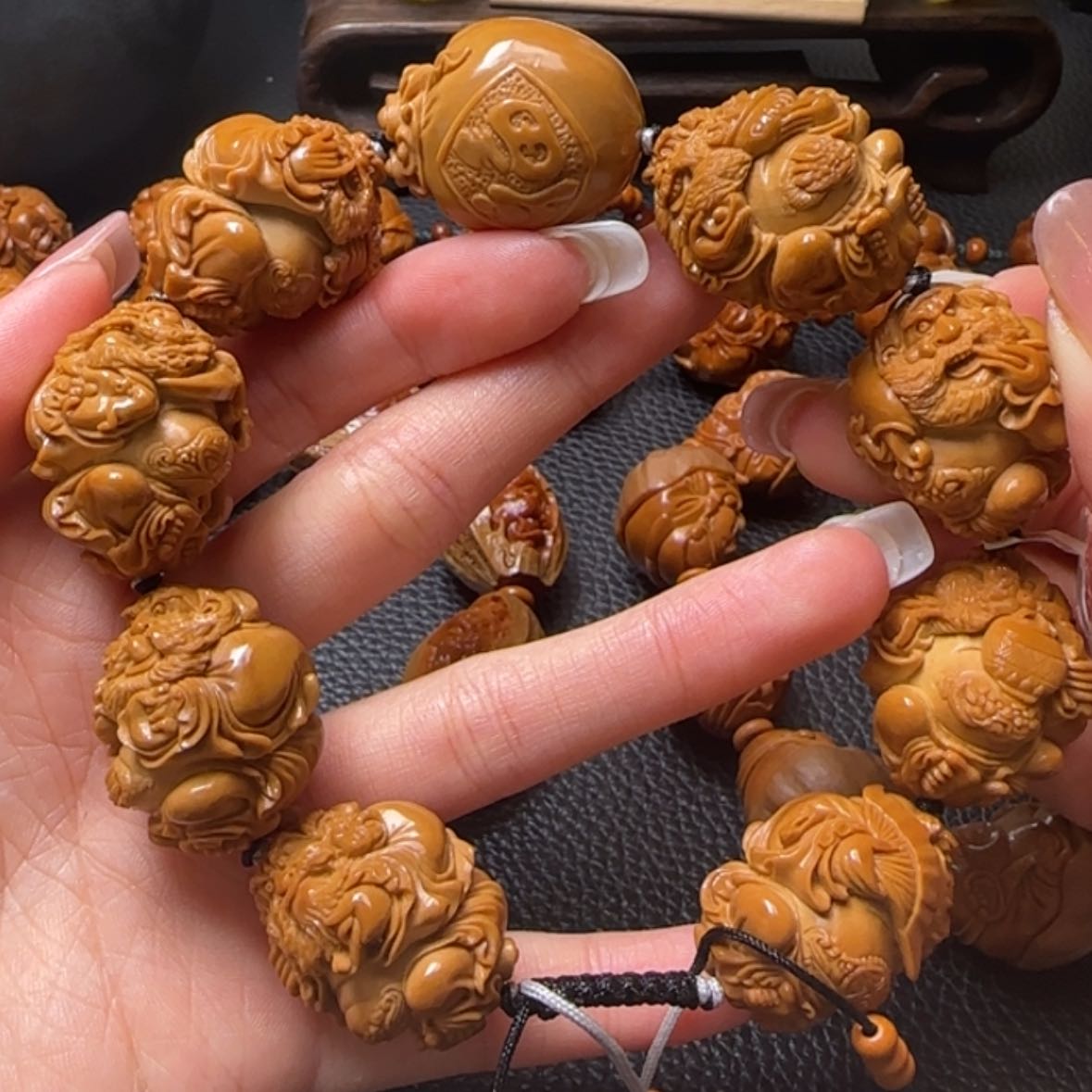 【闪购商品】橄榄核手串龙袍钟馗