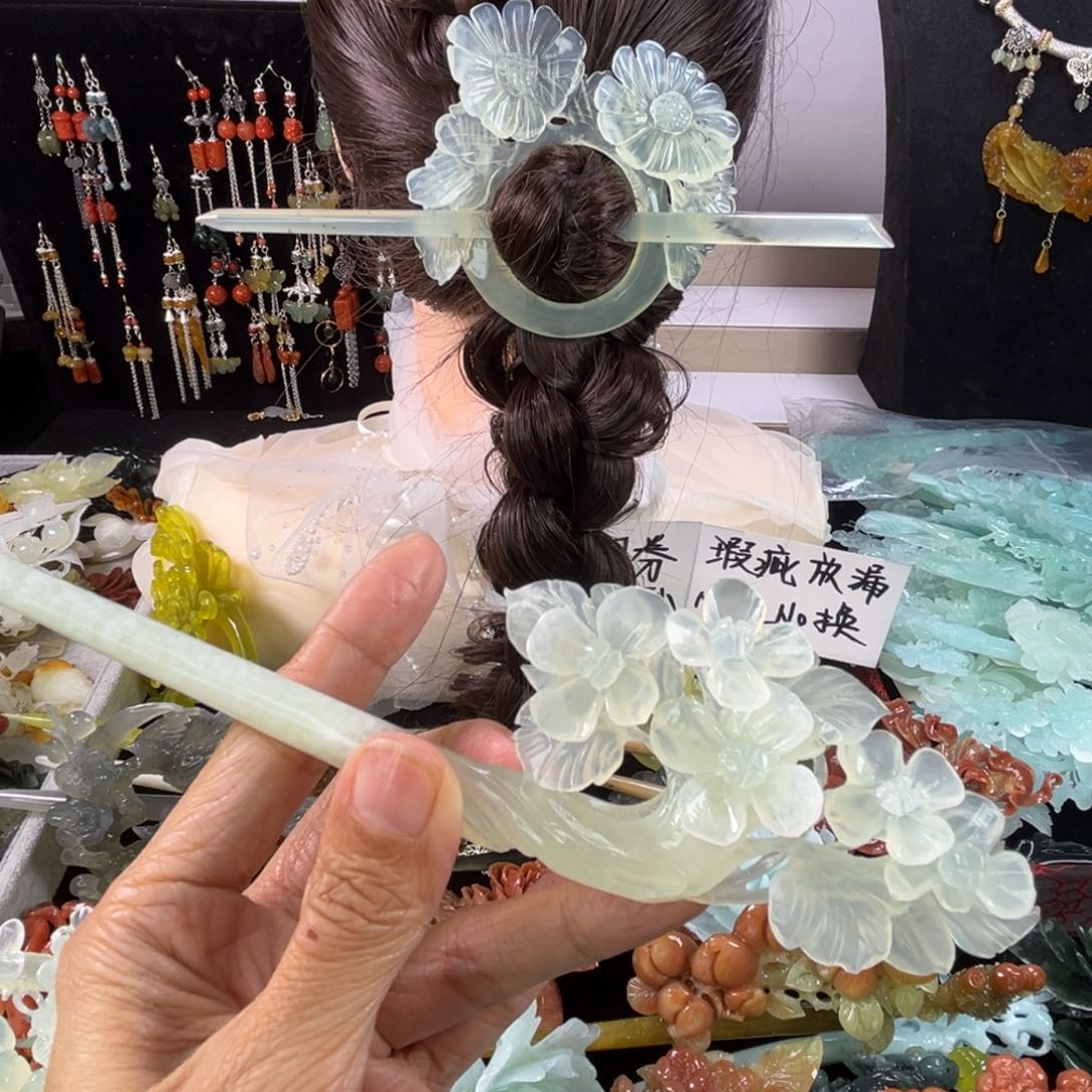 未镶嵌岫玉发饰瑕疵