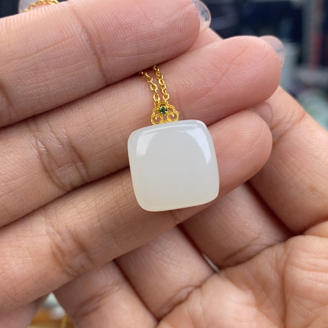 和田玉（糖玉）未镶嵌颈饰