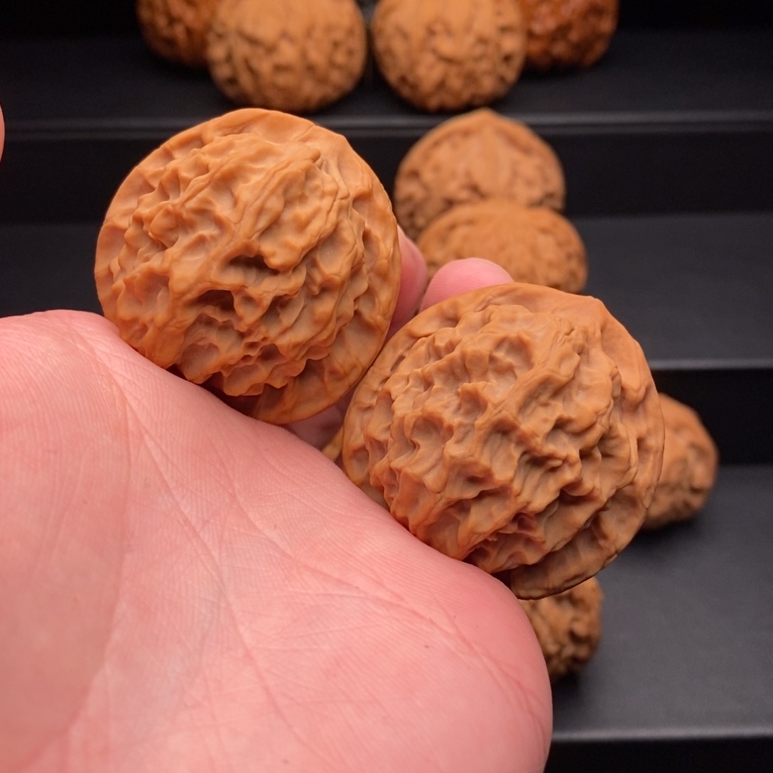 文玩核桃把件龙鳞