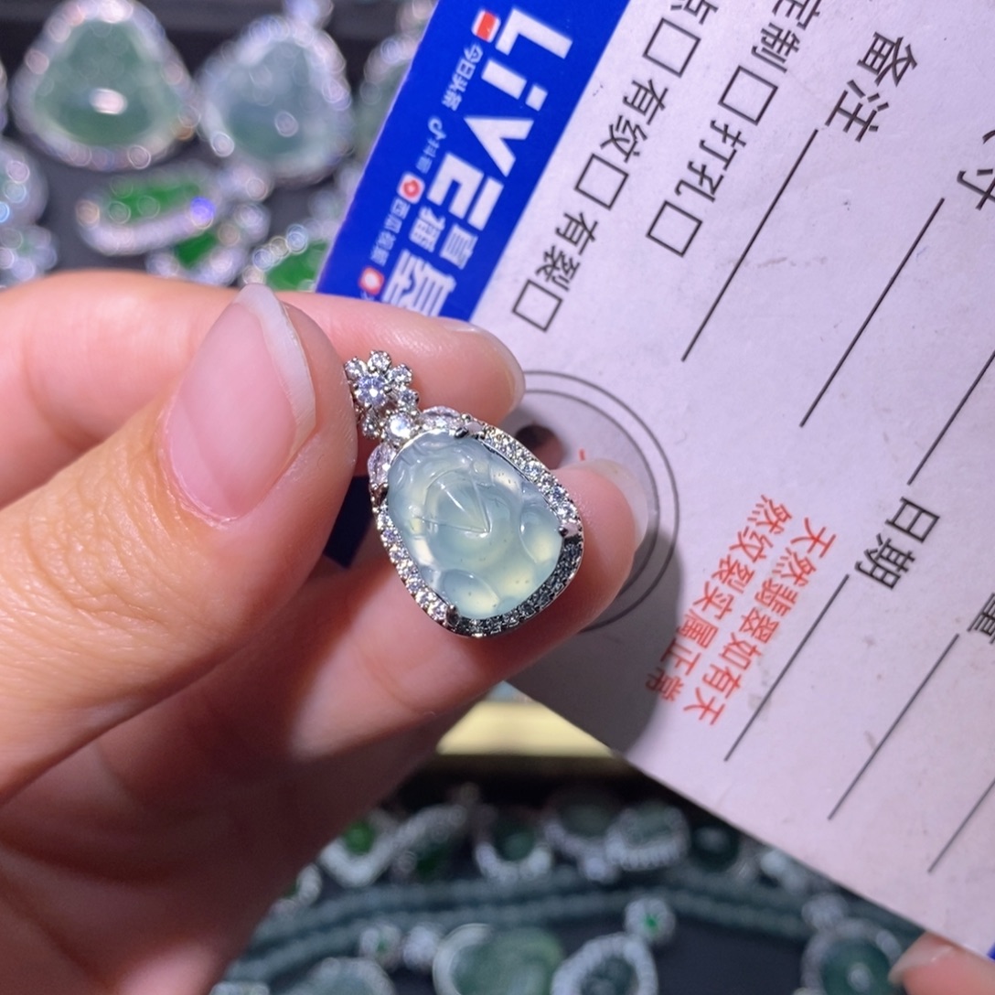 翡翠未镶嵌颈饰天然