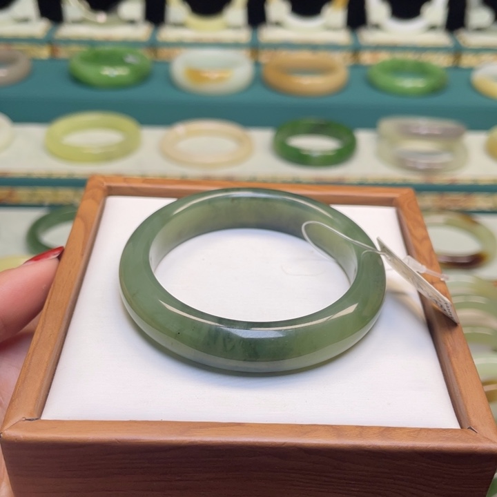 和田玉手镯未镶嵌51