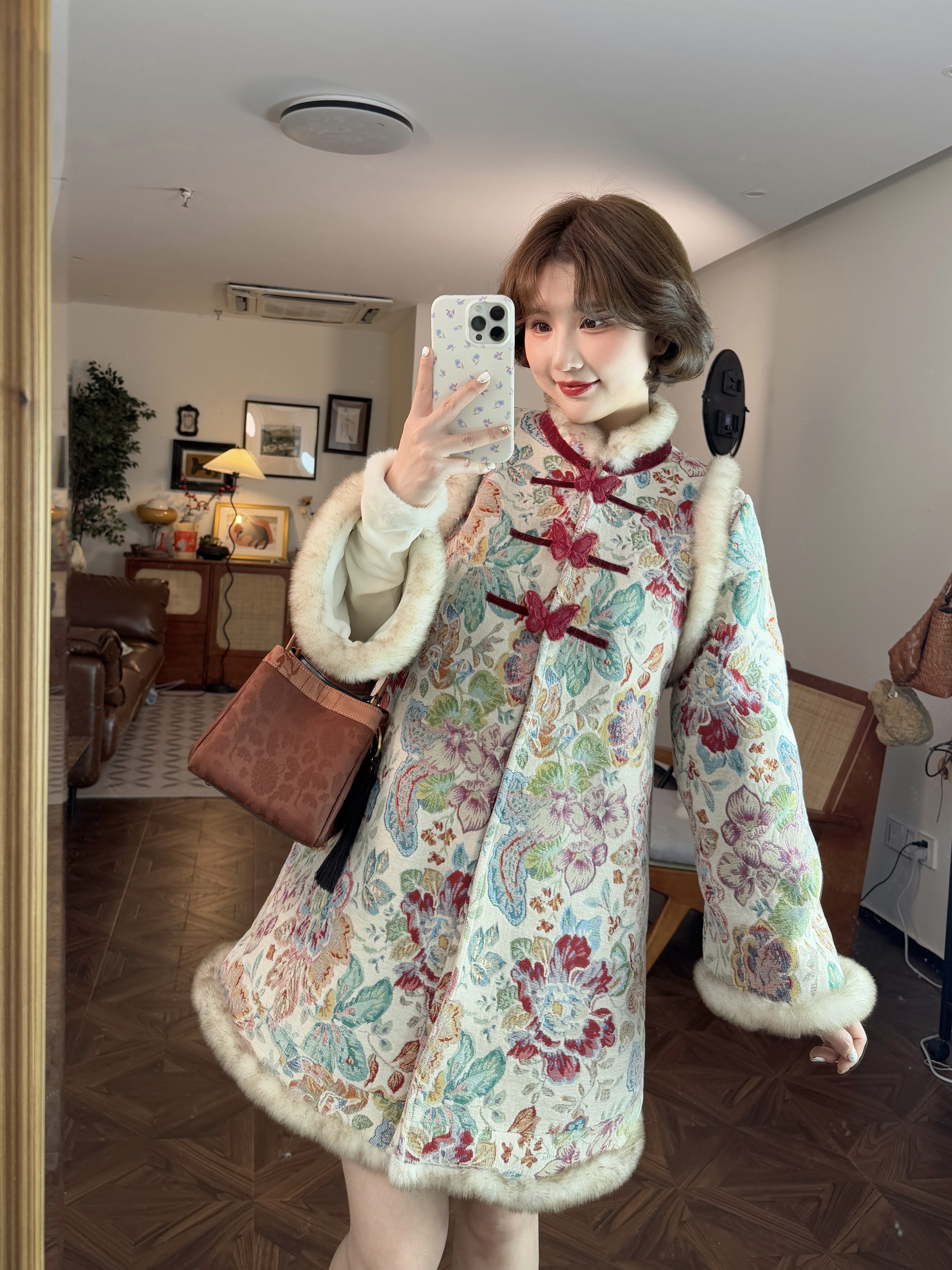 蕾英俊-绛曲-冬季新款复古雪尼尔提花中式改良外套-JF5700