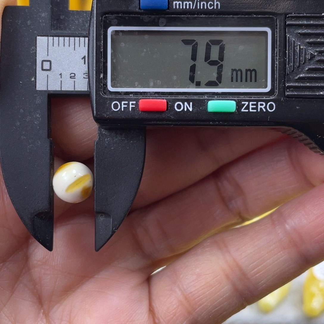 林***巫蜜蜡未镶嵌裸石5杂