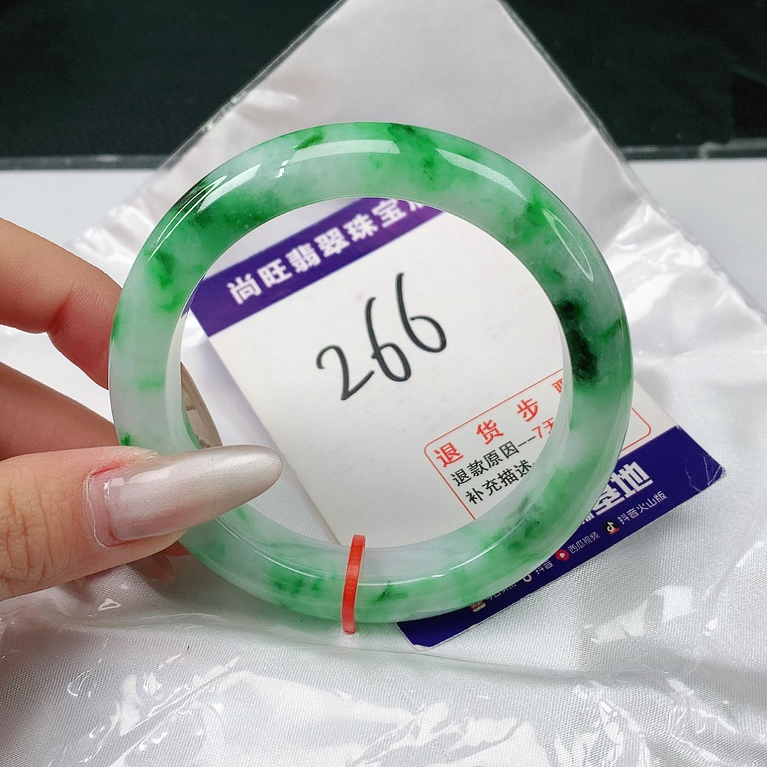 翡翠手镯未镶嵌翡翠12