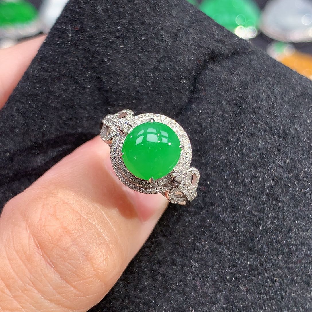 翡翠戒指18K金镶嵌