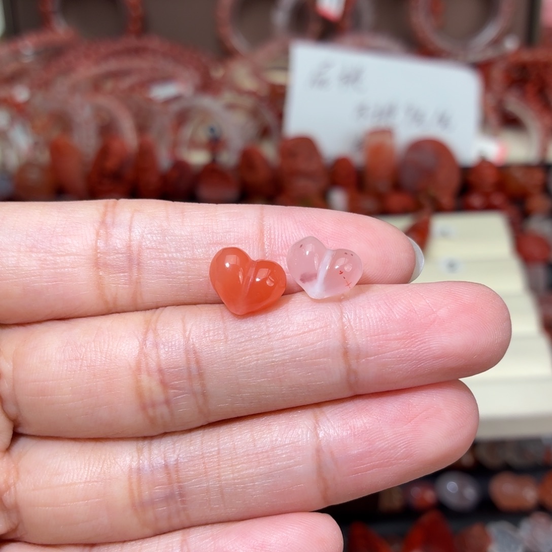 想***️南红玛瑙未镶嵌颈饰屁桃心2个