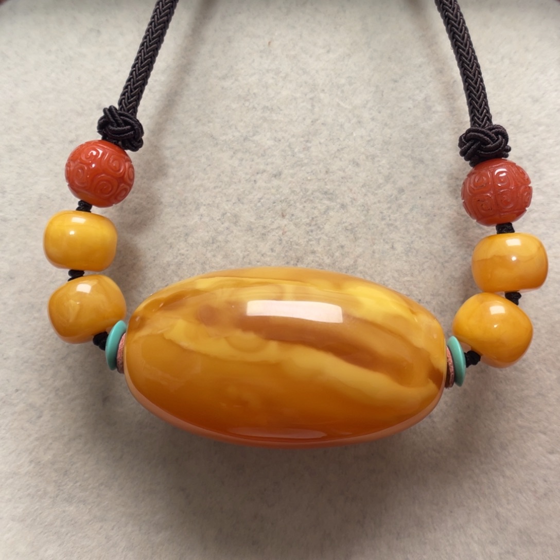 蜜蜡未镶嵌项链锁骨