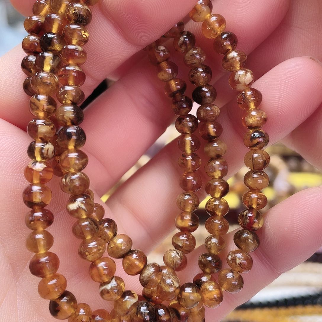 琥珀裸石未镶嵌五