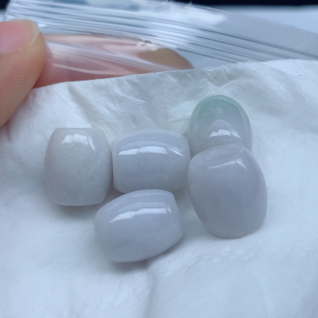 翡翠颈饰未镶嵌手串