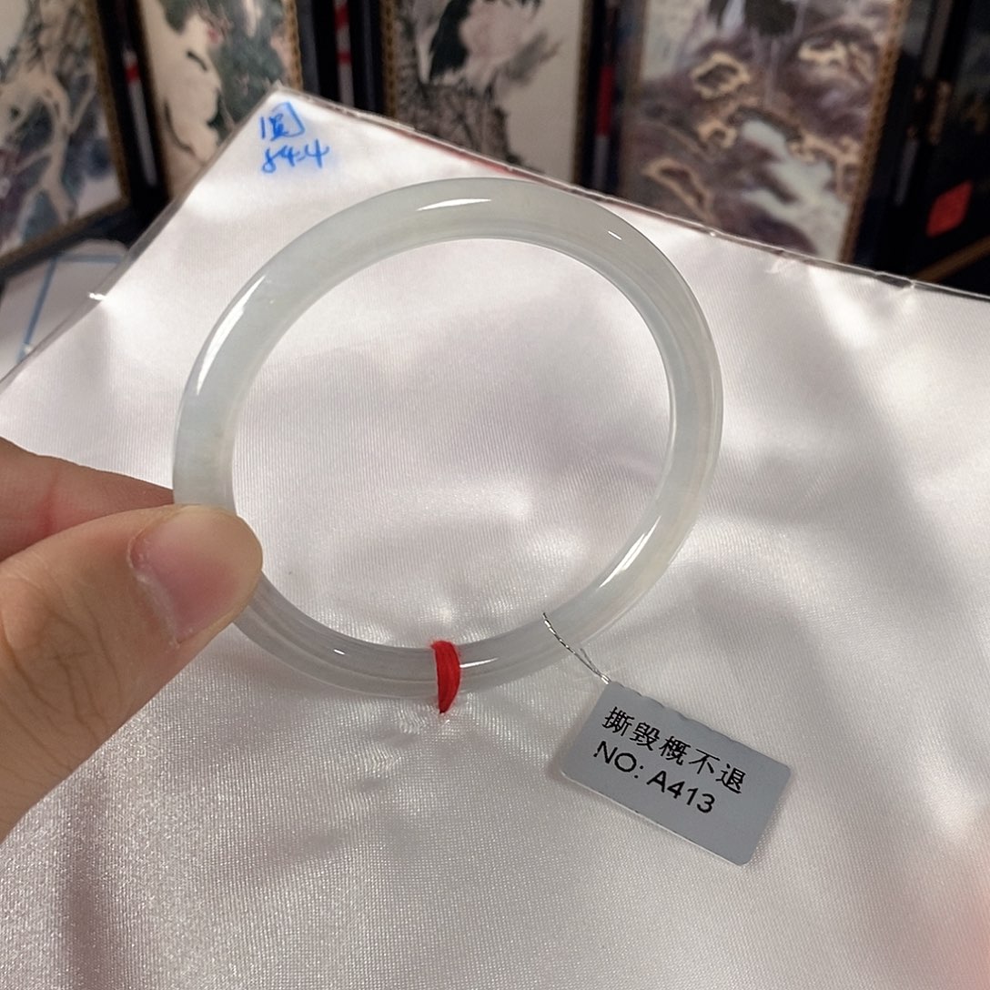 翡翠未镶嵌手镯（圆镯）