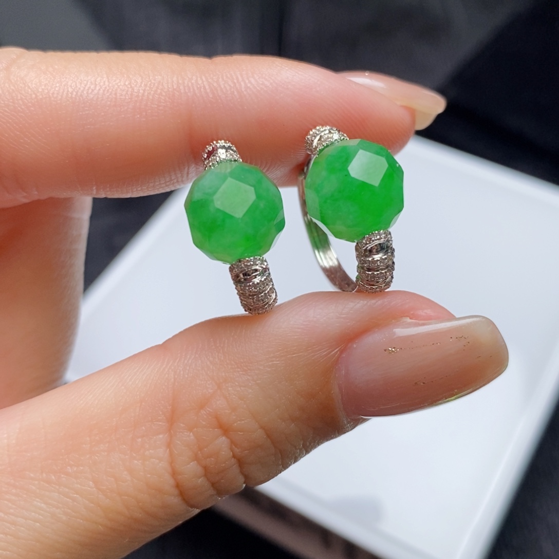 翡翠18K金镶嵌耳饰切割面珠珠耳扣（卡9.6mm）