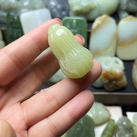 颈饰未镶嵌和田玉
