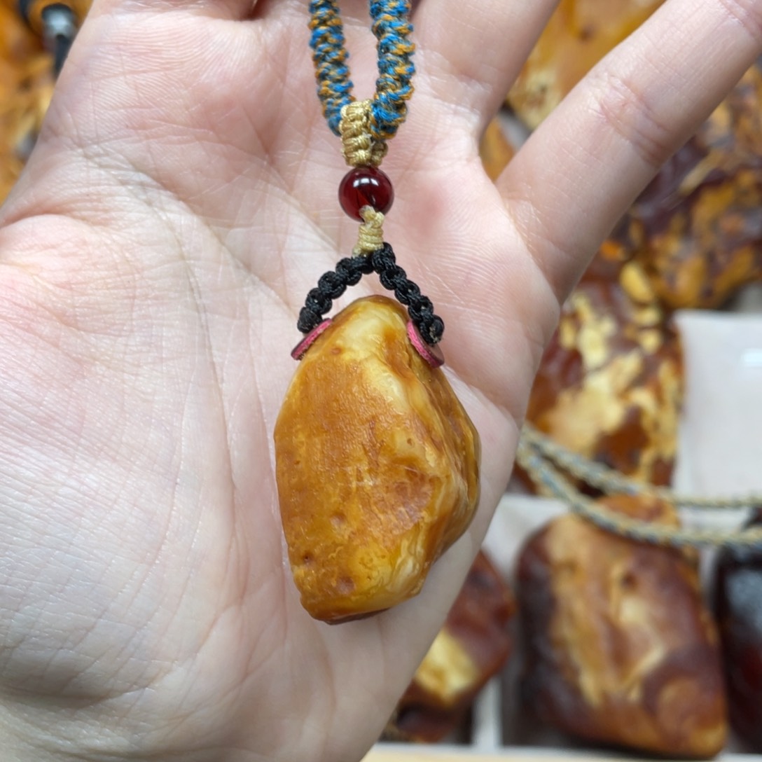 琥珀珠宝奇石未镶嵌