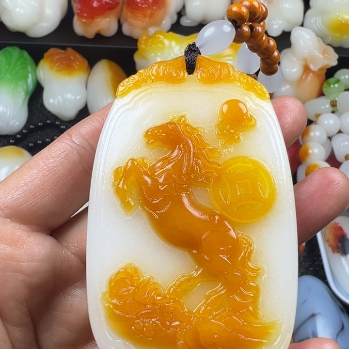 新疆戈壁五彩石金丝