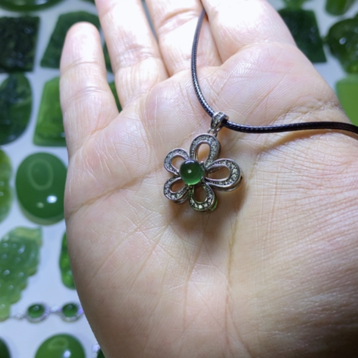 【闪购商品】蛇纹石玉颈饰银S925镶嵌