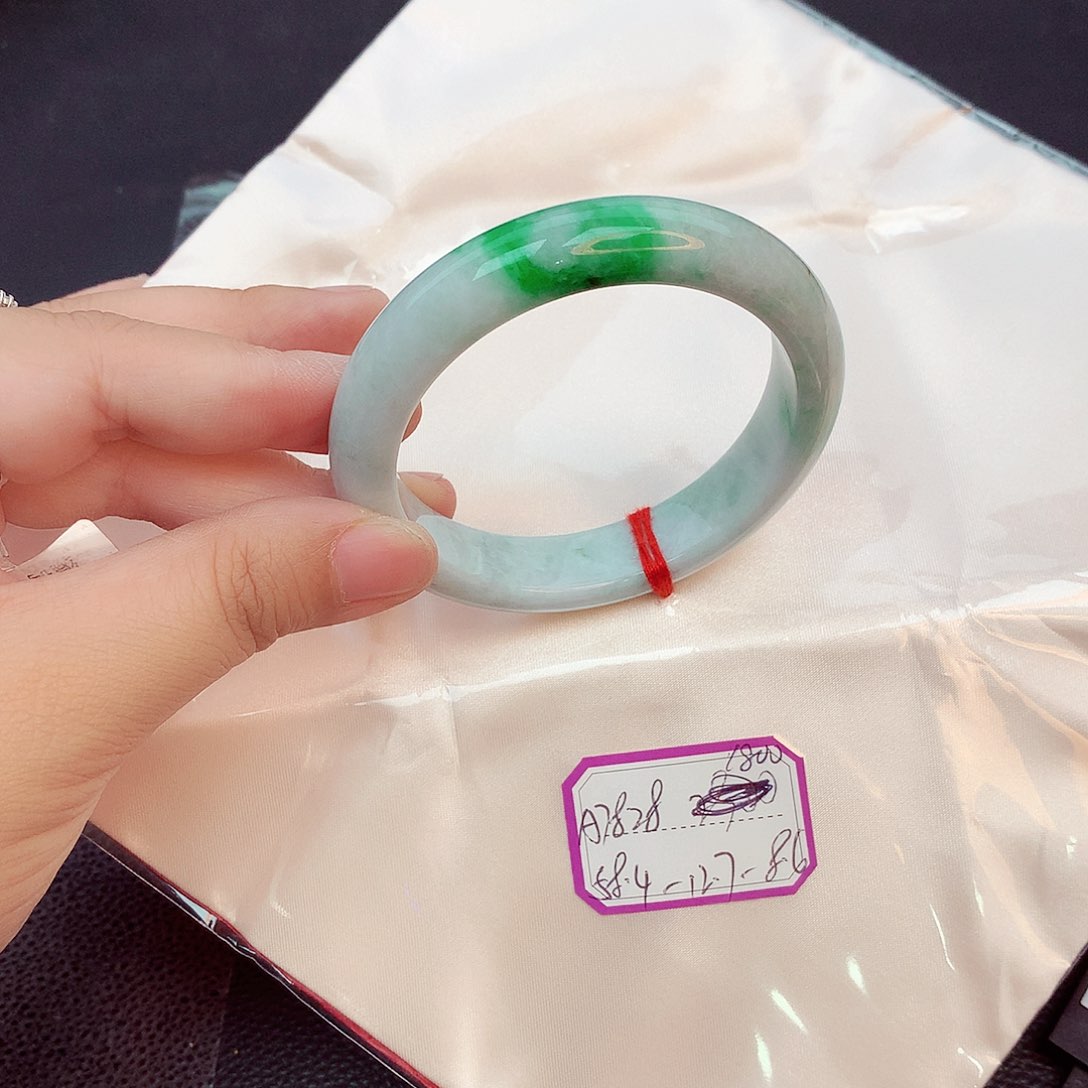 翡翠手镯未镶嵌天然缅甸翡翠A货