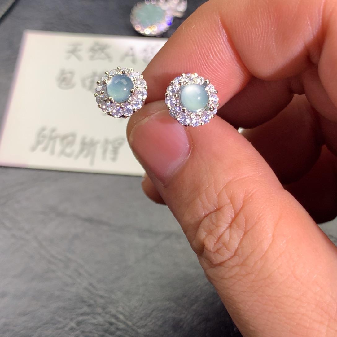 翡翠颈饰未镶嵌耳钉