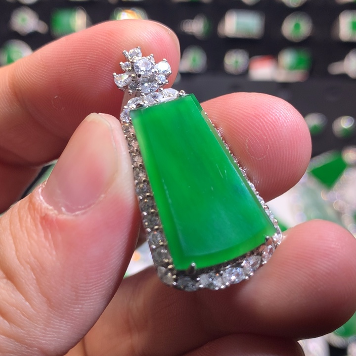 【闪购商品】翡翠吊坠(不含链)银S925镶嵌无事牌