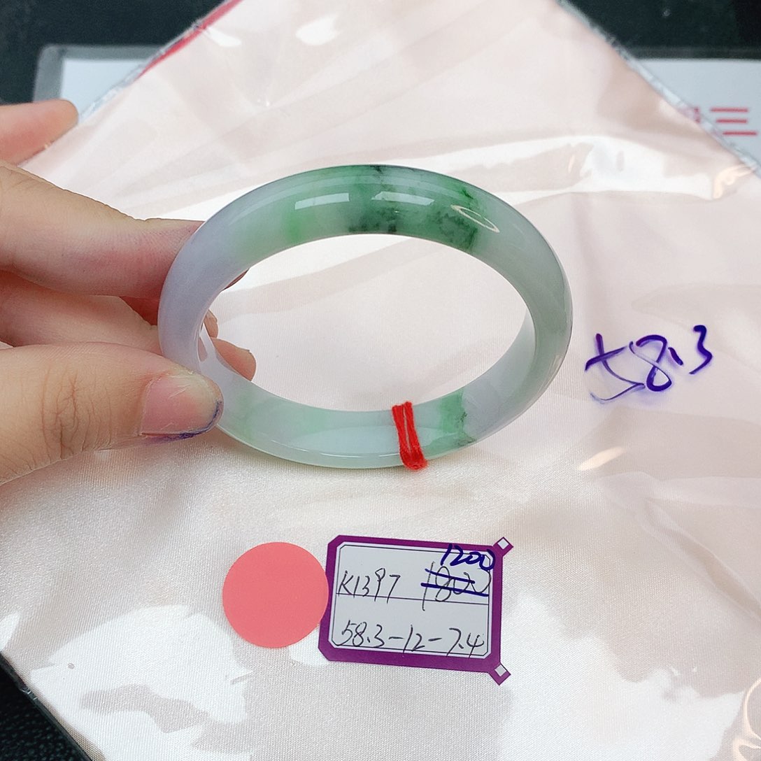 翡翠手镯未镶嵌缅甸翡翠