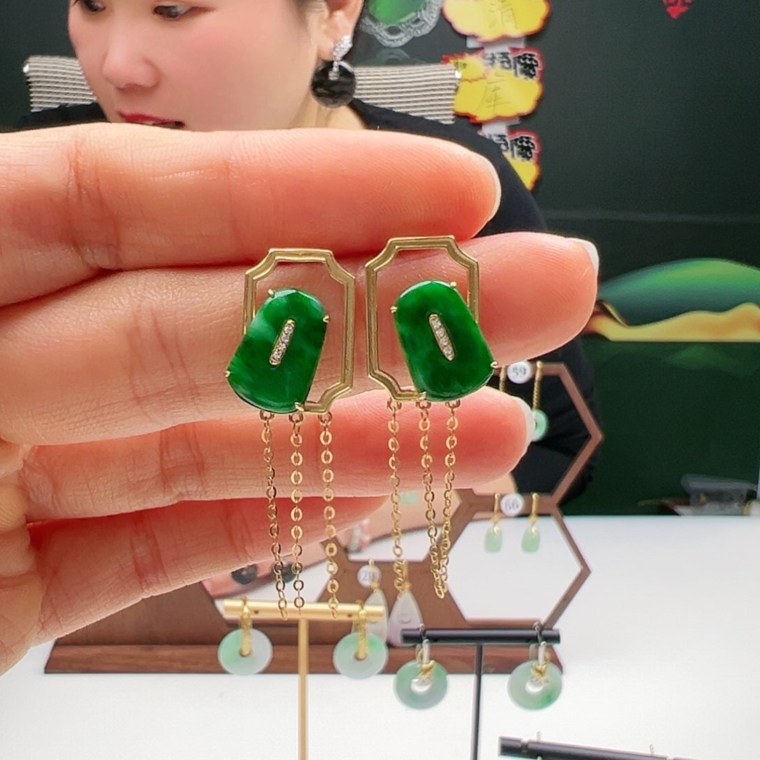 翡翠耳饰18K金镶嵌天然翡翠耳饰18k金镶嵌