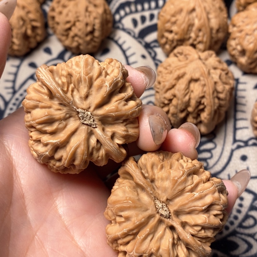 【闪购商品】文玩核桃吊坠墩*粗筋 花