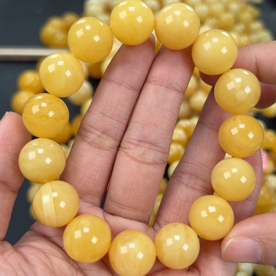 琥珀未镶嵌手链32克