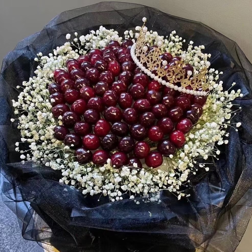 52颗车厘子满天星花束送女友闺蜜老婆高级好看花店送花上门