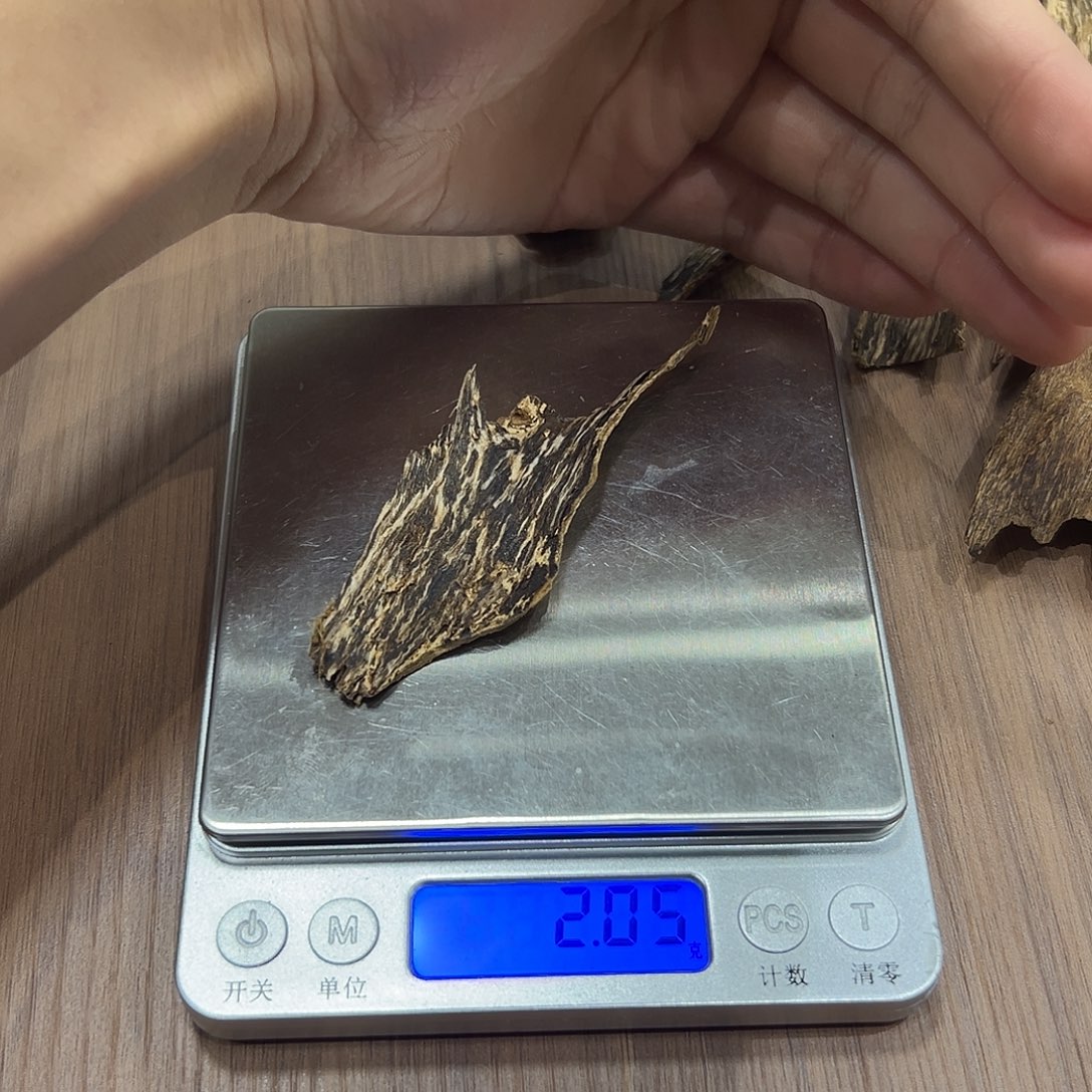 沉香沉香碎屑柬埔寨熏香料2克