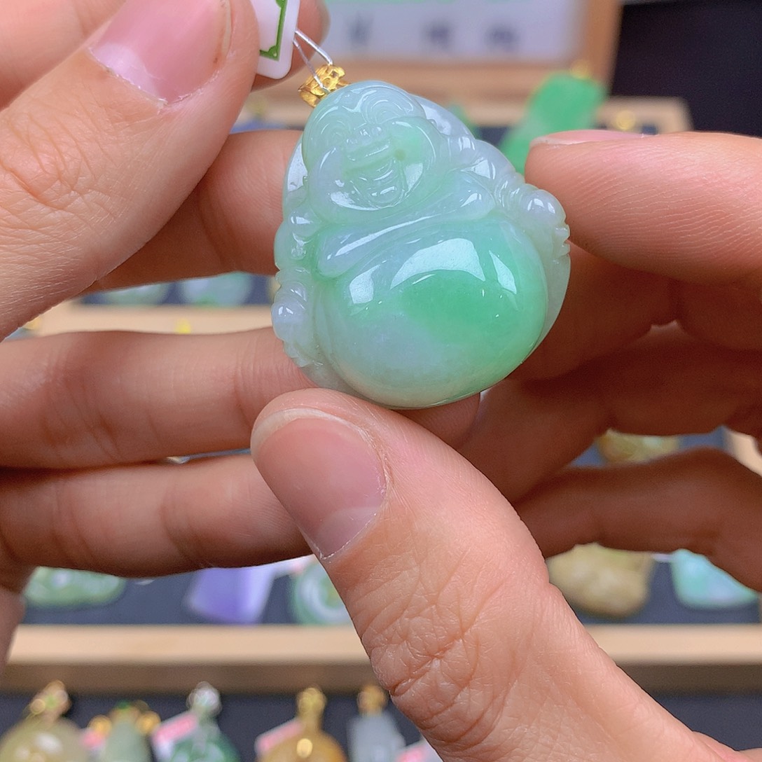 翡翠颈饰18K金镶嵌翡翠