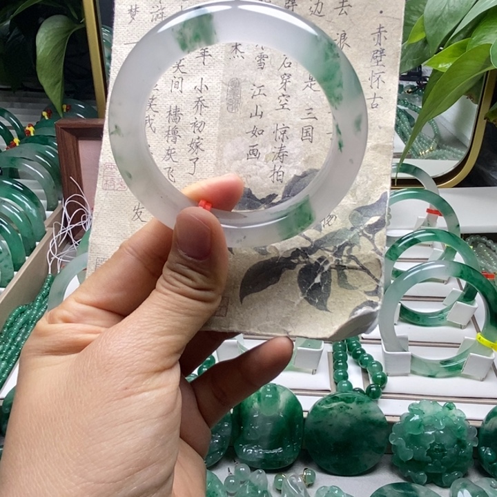 石英质玉未镶嵌手镯