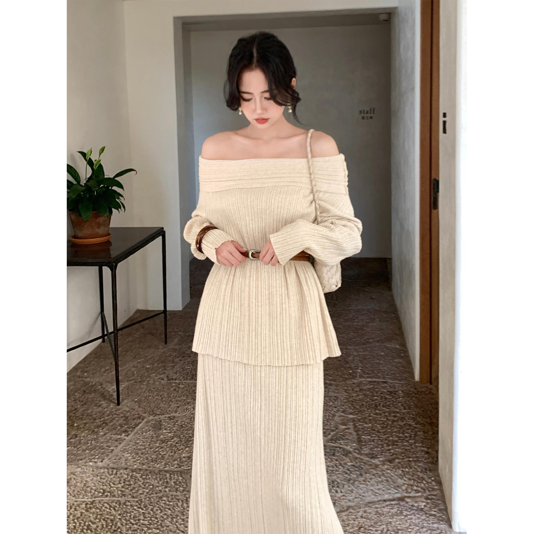 SYT自制 优雅氛围感一字领露肩宽松型长袖套头针织套装连衣裙女