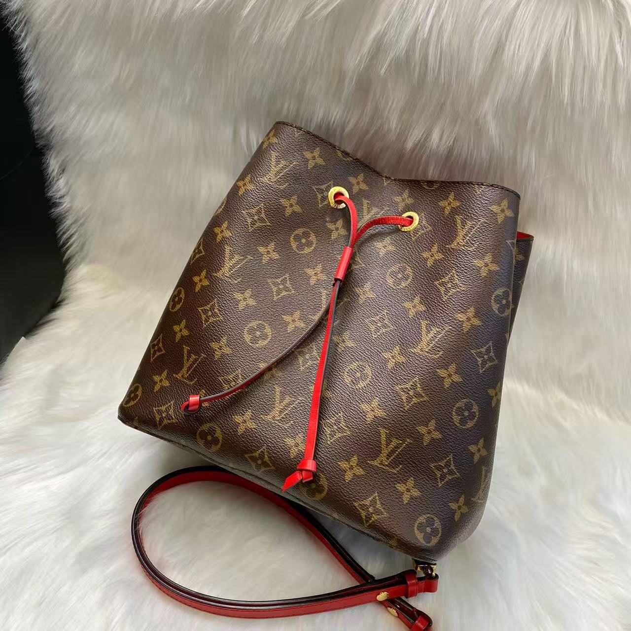 95新 LouisVuitton/路易威登 LV  经典老花水桶 手提斜挎包