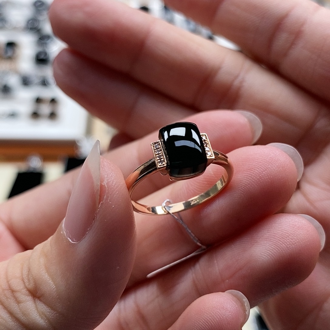 翡翠18K金镶嵌戒指墨翠