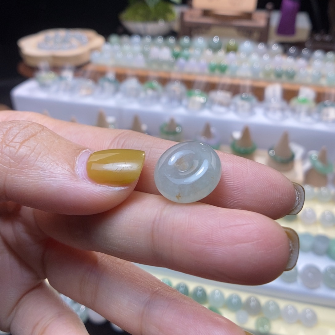 翡翠未镶嵌颈饰茶色洒金