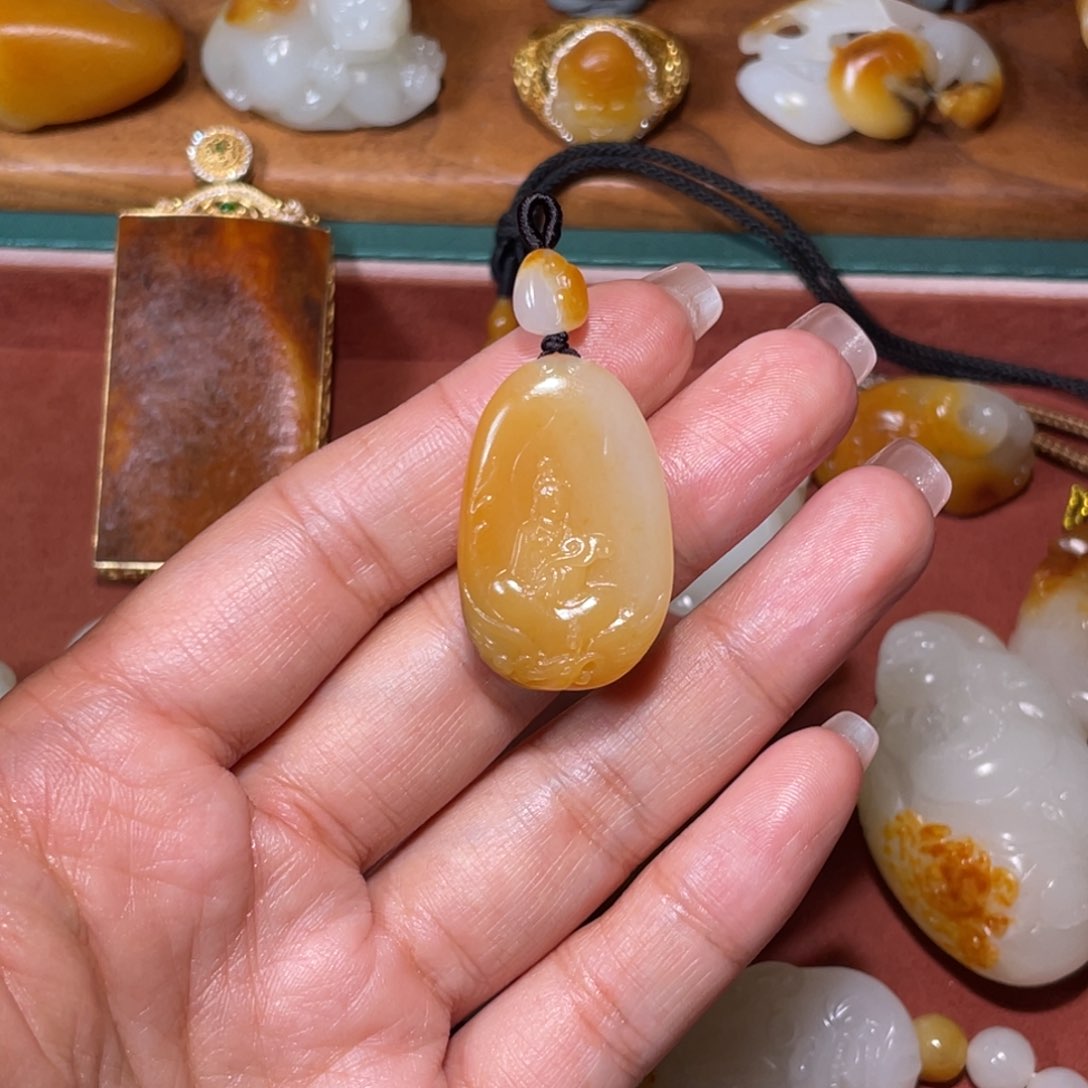 颈饰未镶嵌和田玉