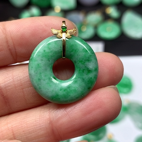 翡翠吊坠(不含链)18K金镶嵌