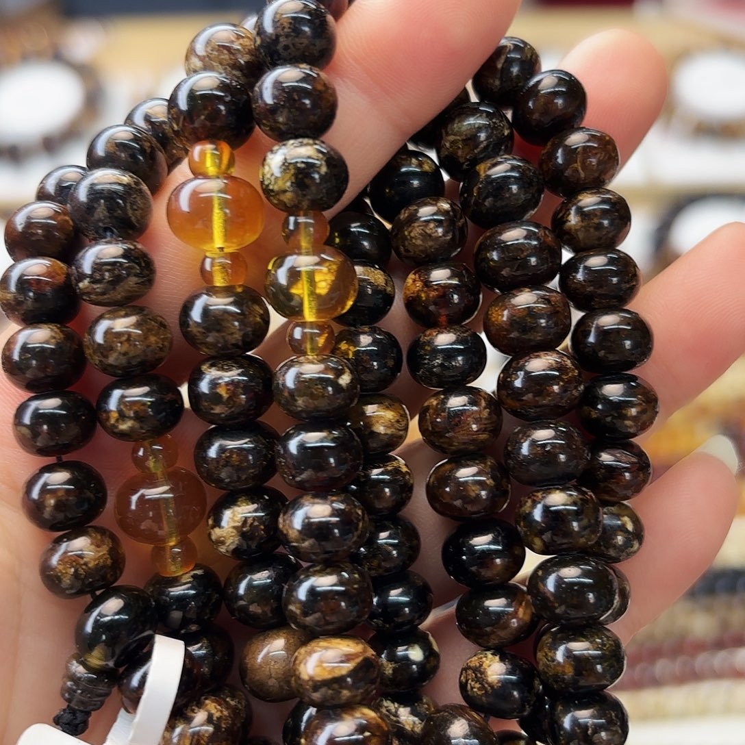 琥珀未镶嵌裸石九90364