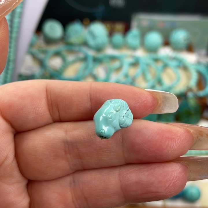 绿松石未镶嵌挂件