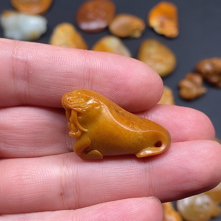 和田玉未镶嵌挂件