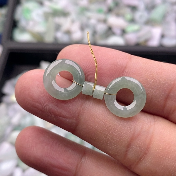 简***淡翡翠未镶嵌吊坠(不含链)