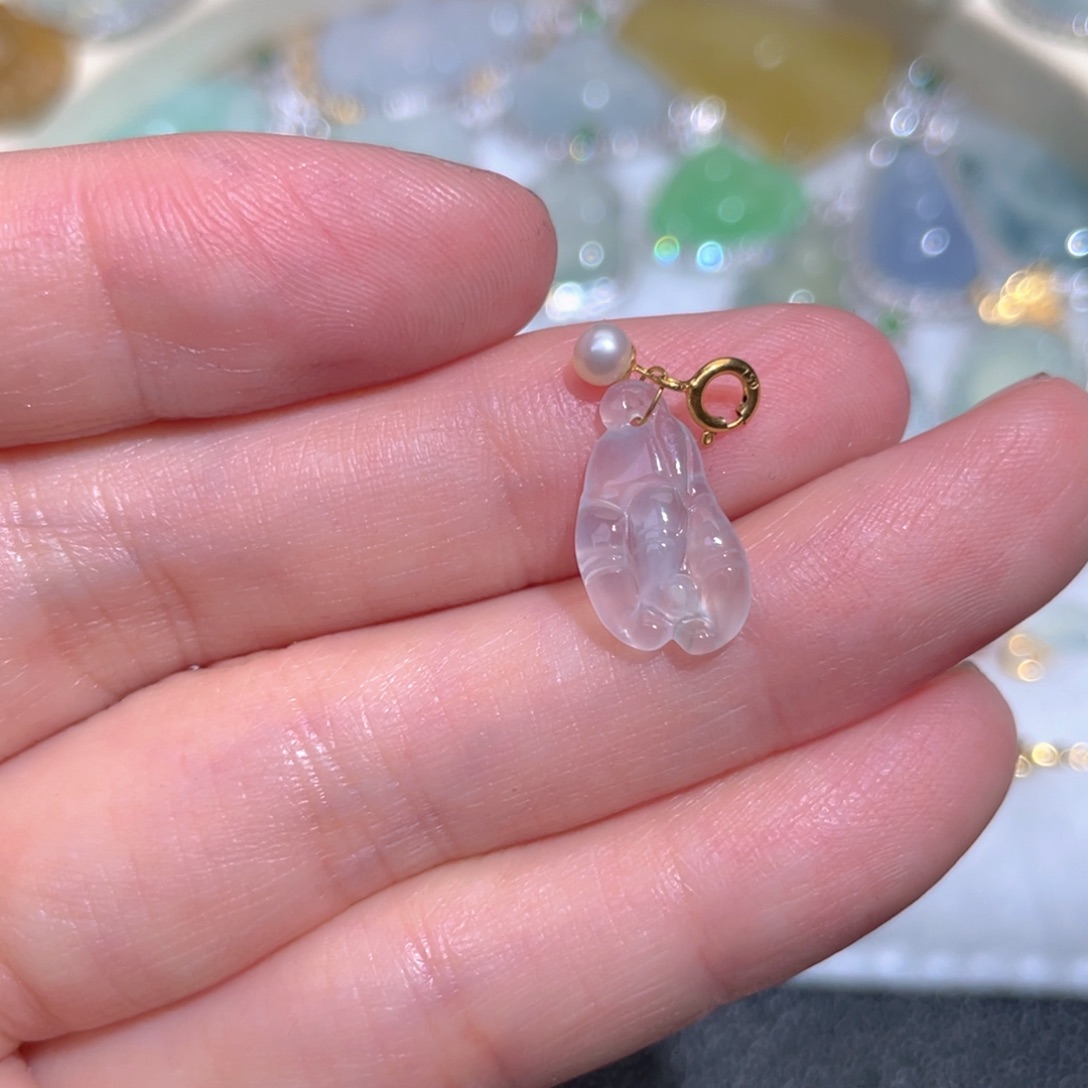 翡翠颈饰18K金镶嵌翡翠