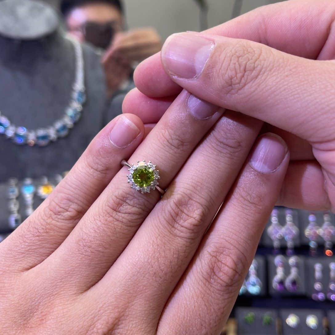 橄榄石戒指银S925镶嵌